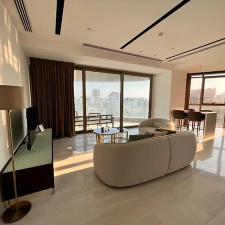 360 Luxury Living A 尼科西亚